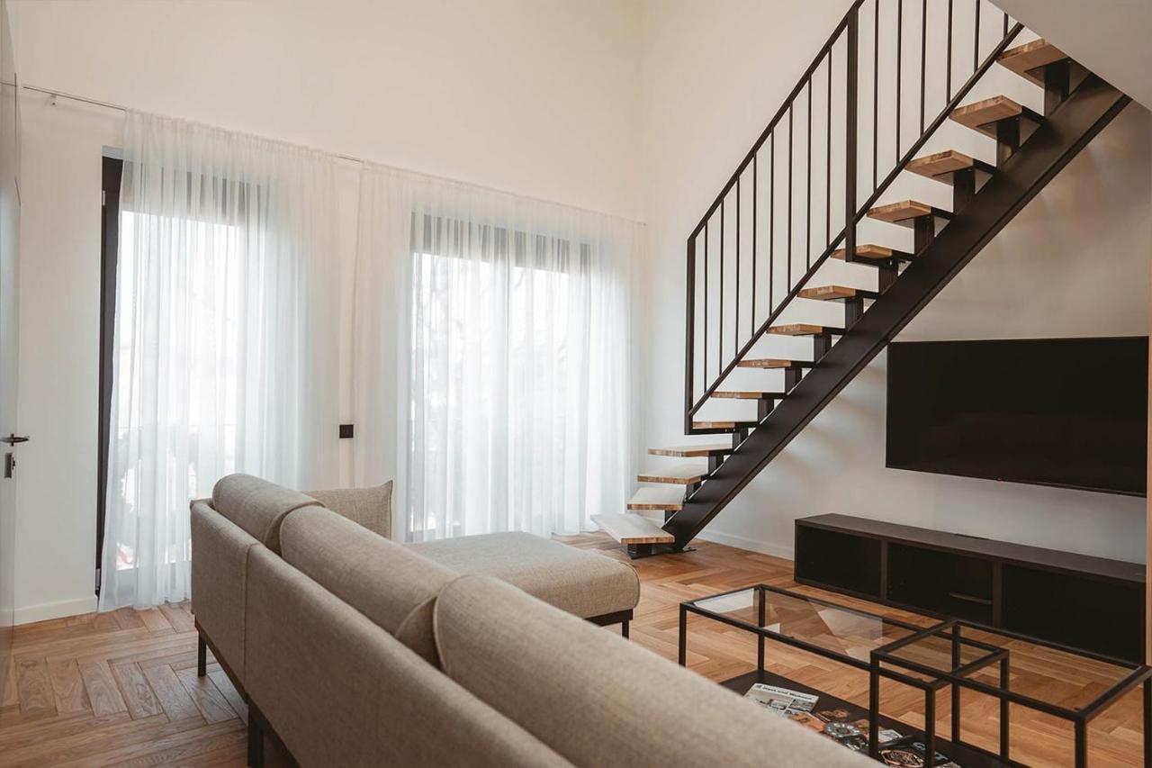 26Bricks Luxury Suites Орадя Екстер'єр фото